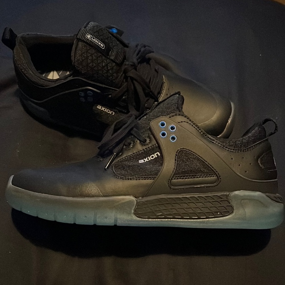 Axion skate shoes